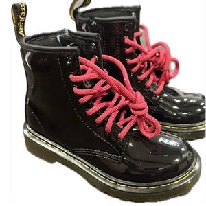 Dr Martens LEATHER LACE UP BOOTS